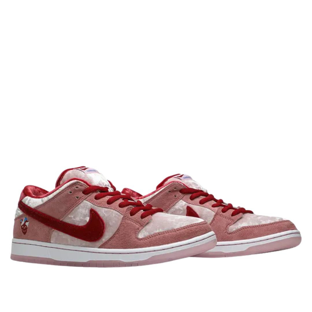 Nike SB Dunk Low StrangeLove Skateboards