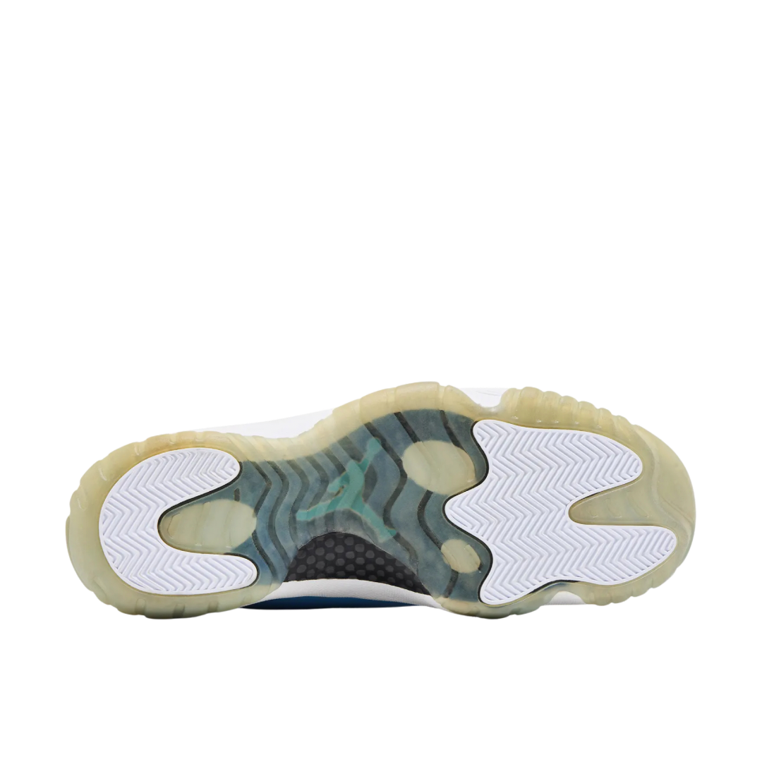 Jordan 11 Retro Pantone