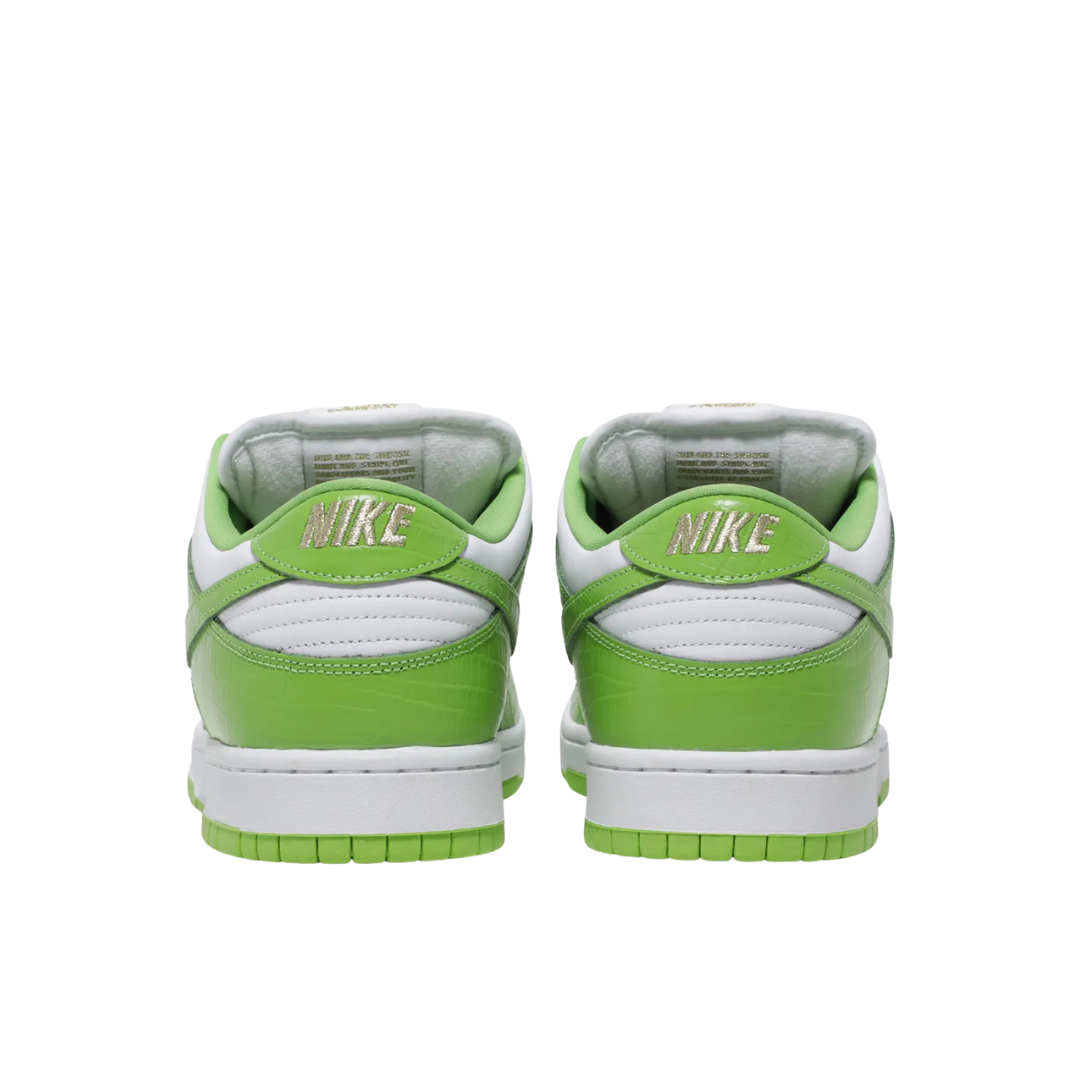 Nike SB Dunk Low Supreme Stars Mean Green (2021)